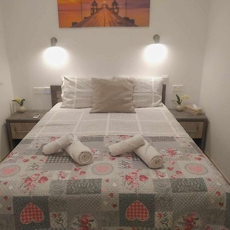 Charming Holiday Retreat Kato Paphos Apt 400M To The Beach 아파트 외부 사진