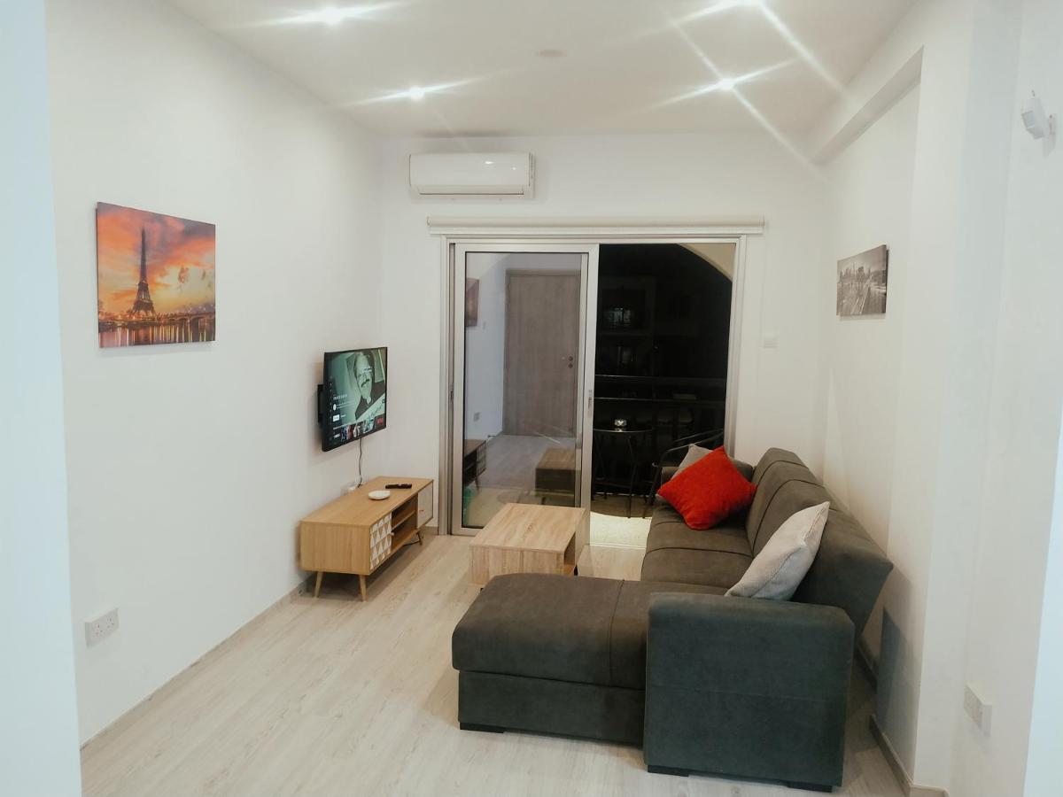 Charming Holiday Retreat Kato Paphos Apt 400M To The Beach 아파트 외부 사진