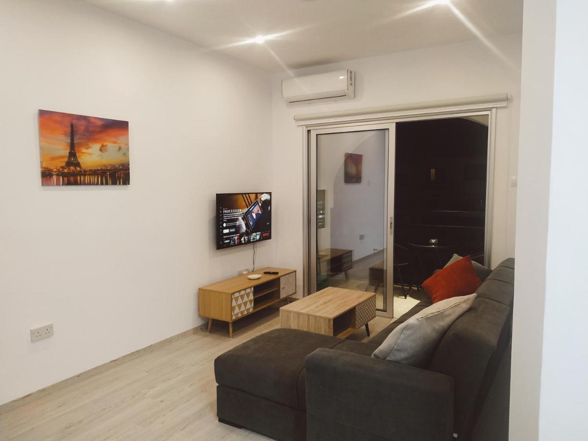 Charming Holiday Retreat Kato Paphos Apt 400M To The Beach 아파트 외부 사진