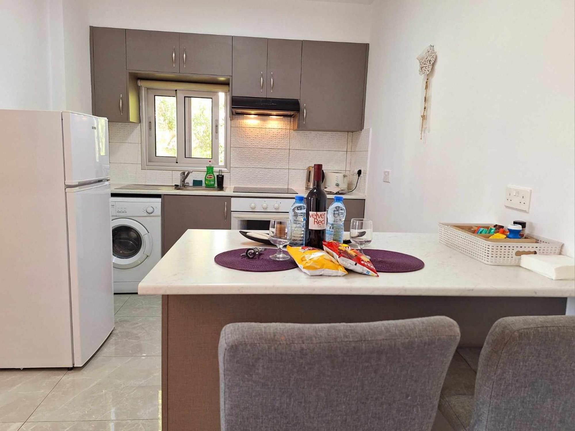 Charming Holiday Retreat Kato Paphos Apt 400M To The Beach 외부 사진