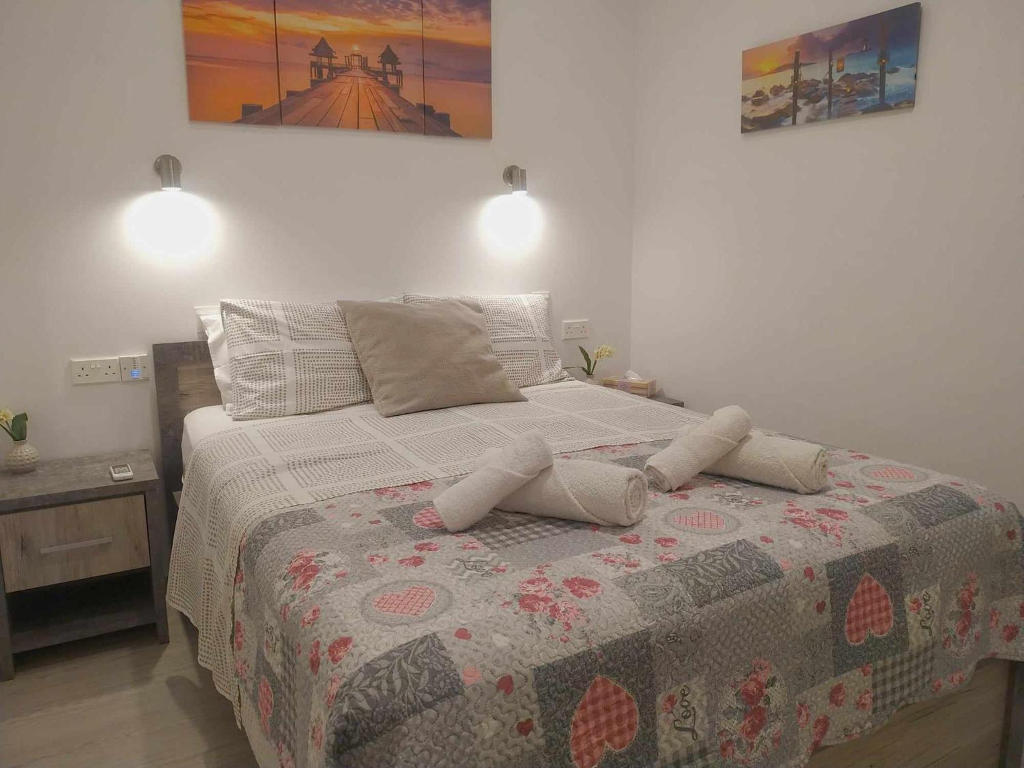 Charming Holiday Retreat Kato Paphos Apt 400M To The Beach 아파트 외부 사진