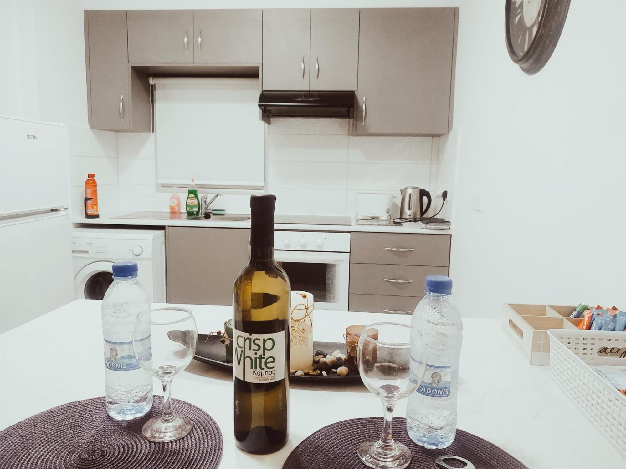 Charming Holiday Retreat Kato Paphos Apt 400M To The Beach 객실 사진